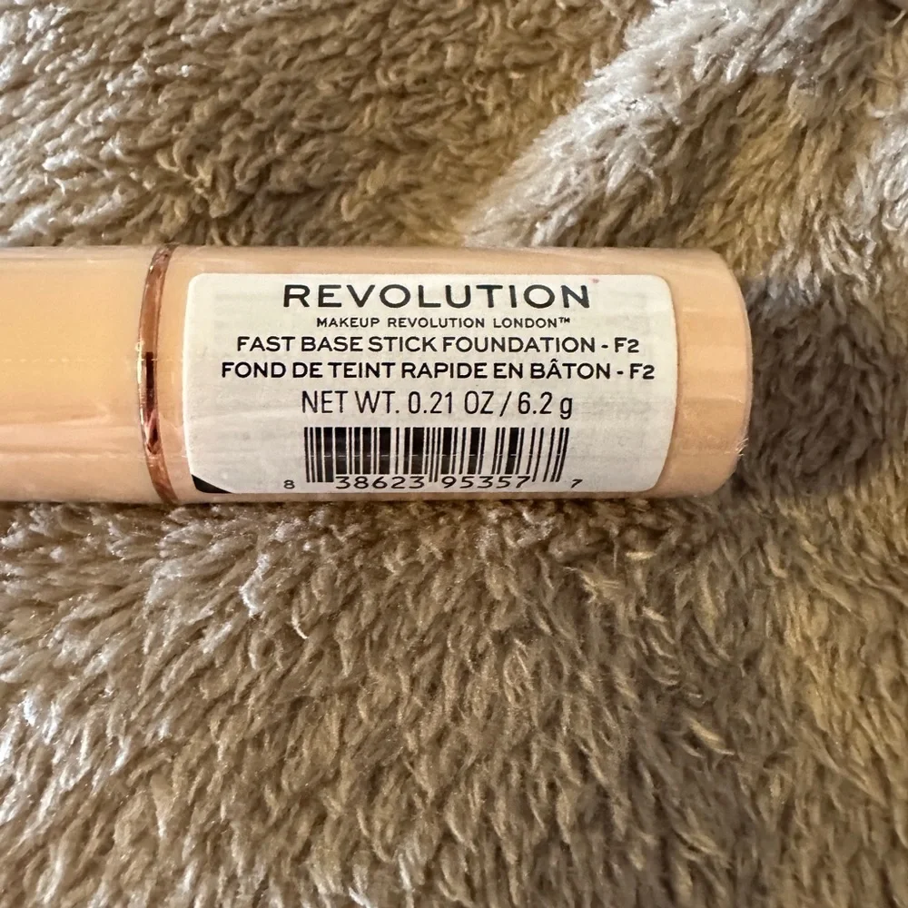 Makeup Revolution nip makeup